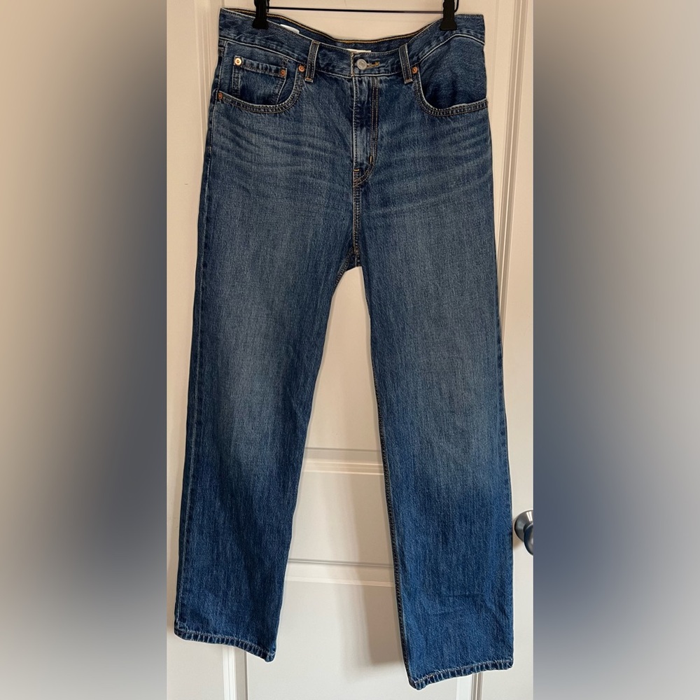 Levi's Women's Straight Leg Jeans – Medium Blue Wash - Picture 4 of 10